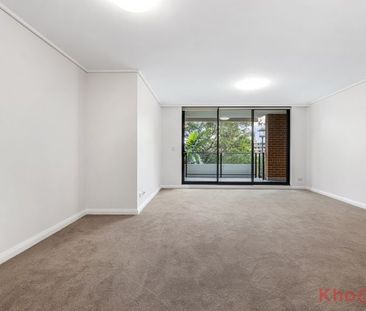 Spacious 2 Bedroom with Parking in Prestigious Jackson's Landing - Photo 3