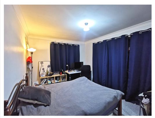 3-bedroom shared townhouse, Osborne St - Photo 1