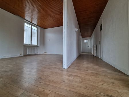 Location Appartement 4 pièces 101m² MARSEILLE 12ème - Photo 3