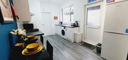 1 bedroom in a house share to rent - Photo 5