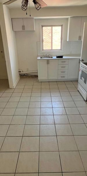 3 ½ Tétreaultville – Electros inclus - 1200$ - Photo 1