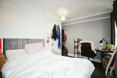 3 bedroom terraced house to rent - Photo 5