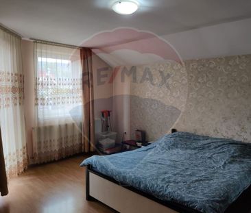 Casă / Vilă cu 4 camere de închiriat în zona Dambul R... - Fotografie 3