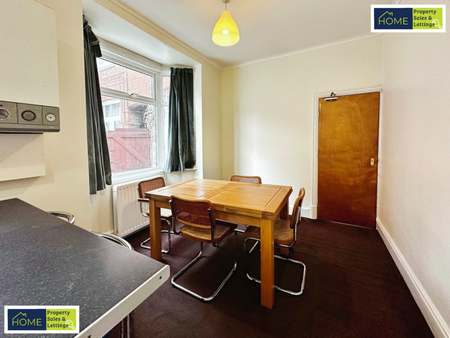 4 bedroom terraced house to rent - Photo 3