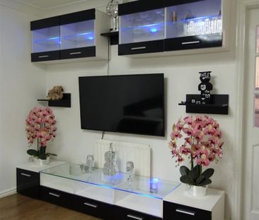 3 bedroom House To Let Total Size: 991 SQ FT - Photo 3