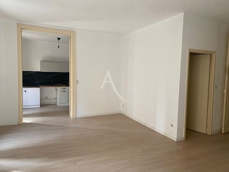 Location Appartement 2 pièces 66m² - Photo 3