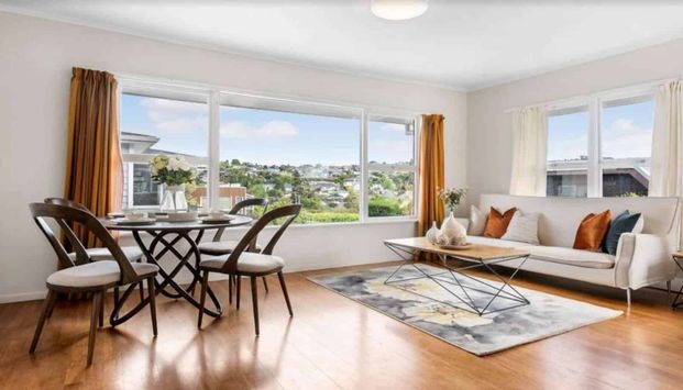 Modern, Light and Location - Photo 1