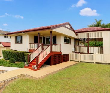 Light-Filled Family Home in Mansfield School Catchment - Photo 5