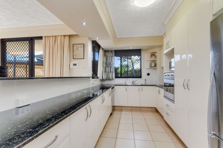 Modern Spacious Three Bedroom Ground Floor Apartment - Photo 5