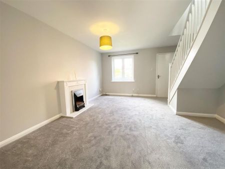 2 bedroom semi-detached house to rent - Photo 2