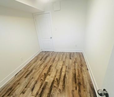 For Lease - 15 Dalecrest Road, Brampton, Ontario - Photo 4