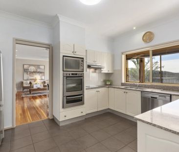 4 Bedroom Home - short term lease - Photo 6