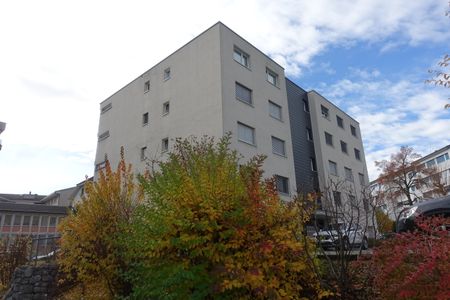 CHARMANT 4 ½ PIECES - Avec grand balcon et à deux pas de l'école ! - Photo 2