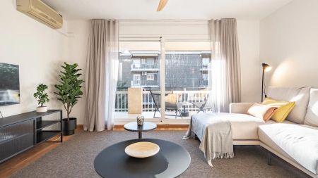 Room in a shared 4-bedroom apartment for rent in Sant Cugat del Vallès, all bills included, no smoking or pets allowed - Photo 4
