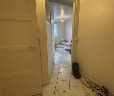 Location Appartement 1 pièce 33m² - Photo 2