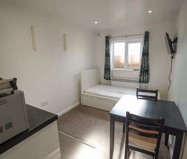 1 Bedroom Flat To Rent in Talbot Village - £600 pcm Tenancy Info - Photo 4