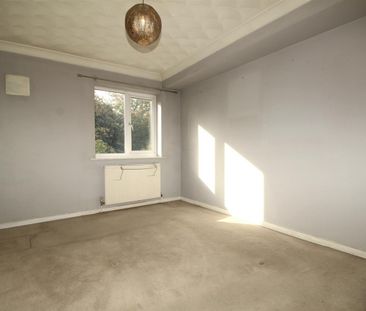 1 Bedroom Flat - Purpose Built To Let - Photo 2