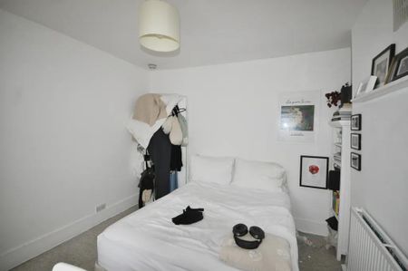 3 bedroom maisonette to rent - Photo 3