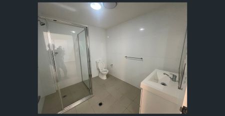 Large One Bedroom with Secure Parking - Photo 2