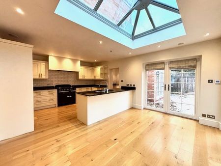 Holtom Street, Stratford-upon-Avon, CV37 - Photo 2