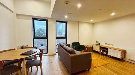 2 bedroom flat to rent - Photo 4