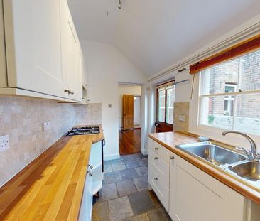 2 bedroom semi-detached house to rent - Photo 5