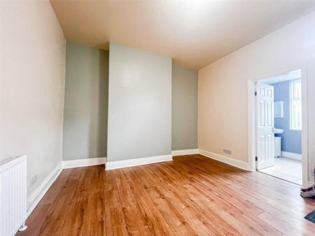 4 bedroom terraced house to rent - Photo 3
