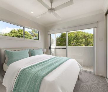 FULLY FURNISHED, DESIGNER APARTMENT IN MANLY WEST - Photo 3