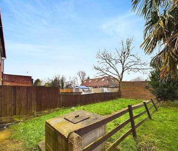 Whitby Road, Ruislip, HA4 - Photo 3