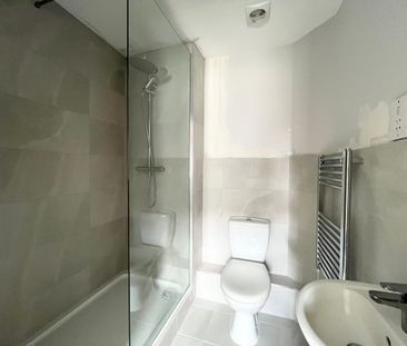 Woodland Walk, Aldershot, Hampshire, GU12 - Photo 5