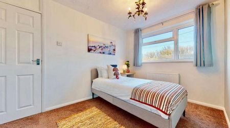 4 bedroom detached house to rent - Photo 5