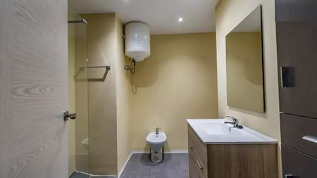 Avenida Amado Granell Mesado, Valencia, Valencian Community 46006 - Photo 4