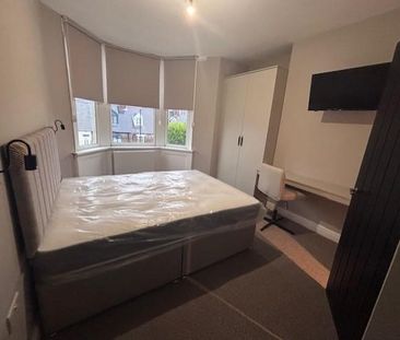 6 bedroom house of multiple occupation to rent - Photo 1