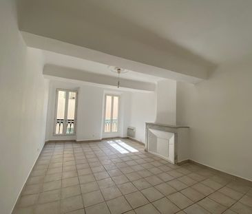 Location Appartement 2 pièces 45m² HYERES 83400 - Photo 2