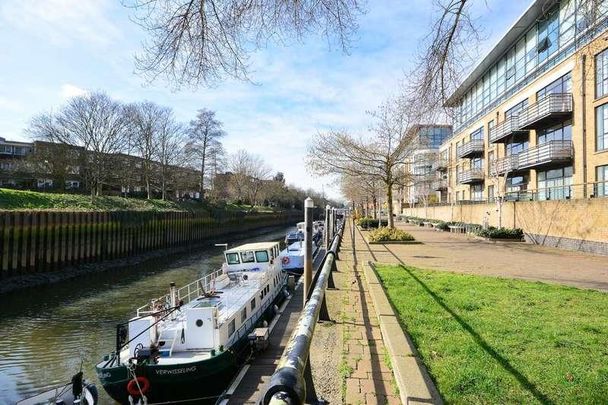 Ferry Quays, Brentford, TW8 - Photo 1