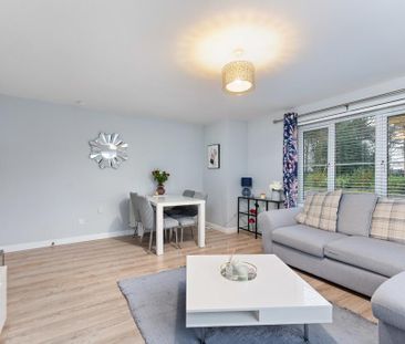 2 bedroom ground floor flat to rent - Photo 2