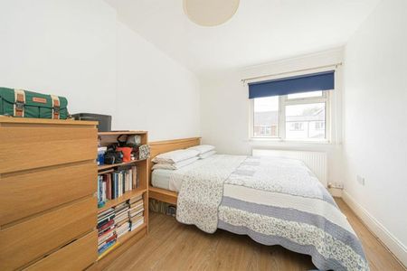 Wilcox Road, TW11, London - Photo 2