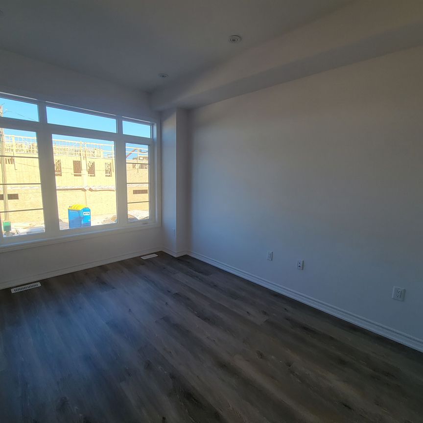 For Lease - 461 Blackburn Drive Unit# 72, Brantford, Ontario - Photo 1