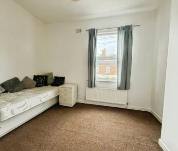 2 bedroom Terraced House To Let - Photo 5
