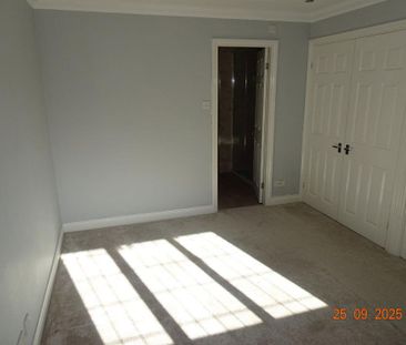 4 bedroom detached house to rent - Photo 4