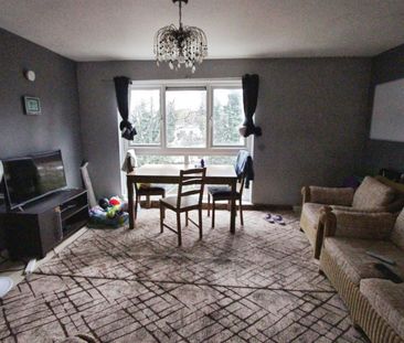 2 bedroom Flat To Let - Photo 1