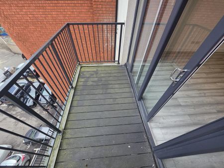 2 bedroom flat to rent - Photo 2