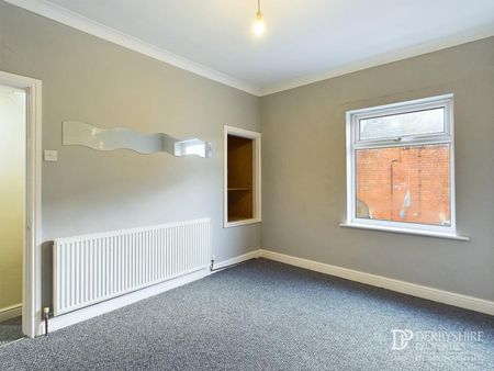 2 Bedroom Terraced House - Photo 2