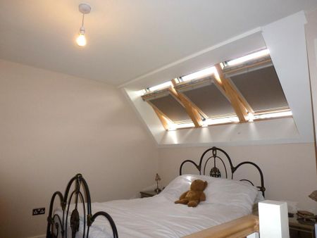 2 bedroom flat to rent - Photo 3