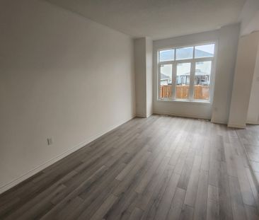 For Lease - 7432 Baycrest Common, Niagara Falls, Ontario - Photo 6