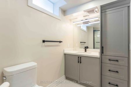 Condo Townhouse For Lease | N9256468 - Photo 3