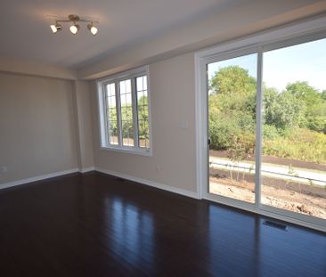 For Lease - 3273 Mockingbird Common Court, Oakville, Ontario - Photo 4