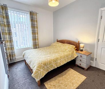 4 bedroom house of multiple occupation to rent - Photo 2