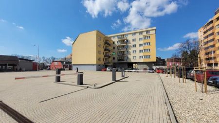 Byt 2+kk s balkonem v cihlovém domě, vybavený - Photo 3