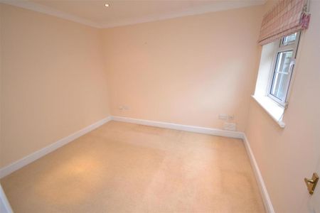 2 bedroom bungalow to rent - Photo 2